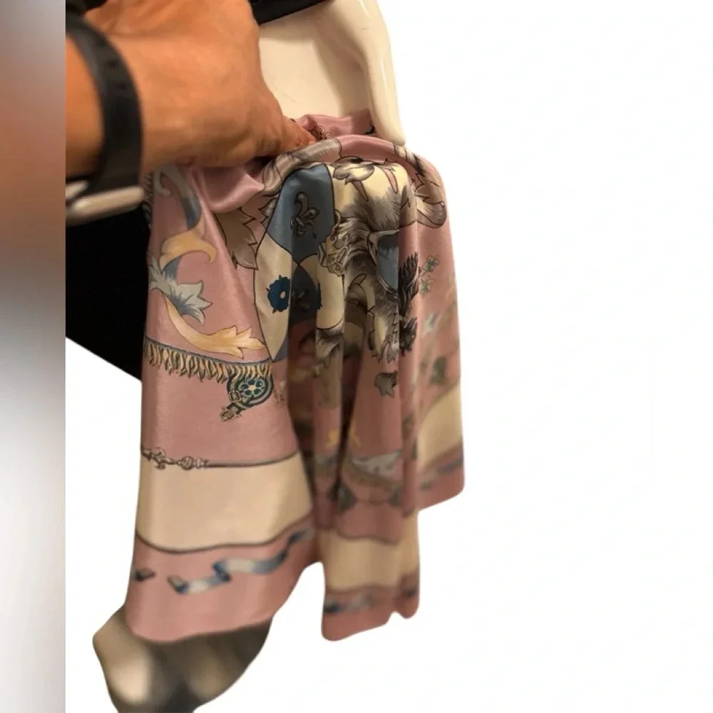 Echo scarf .Perfect colors chic and elegant . In great condition silk scarf